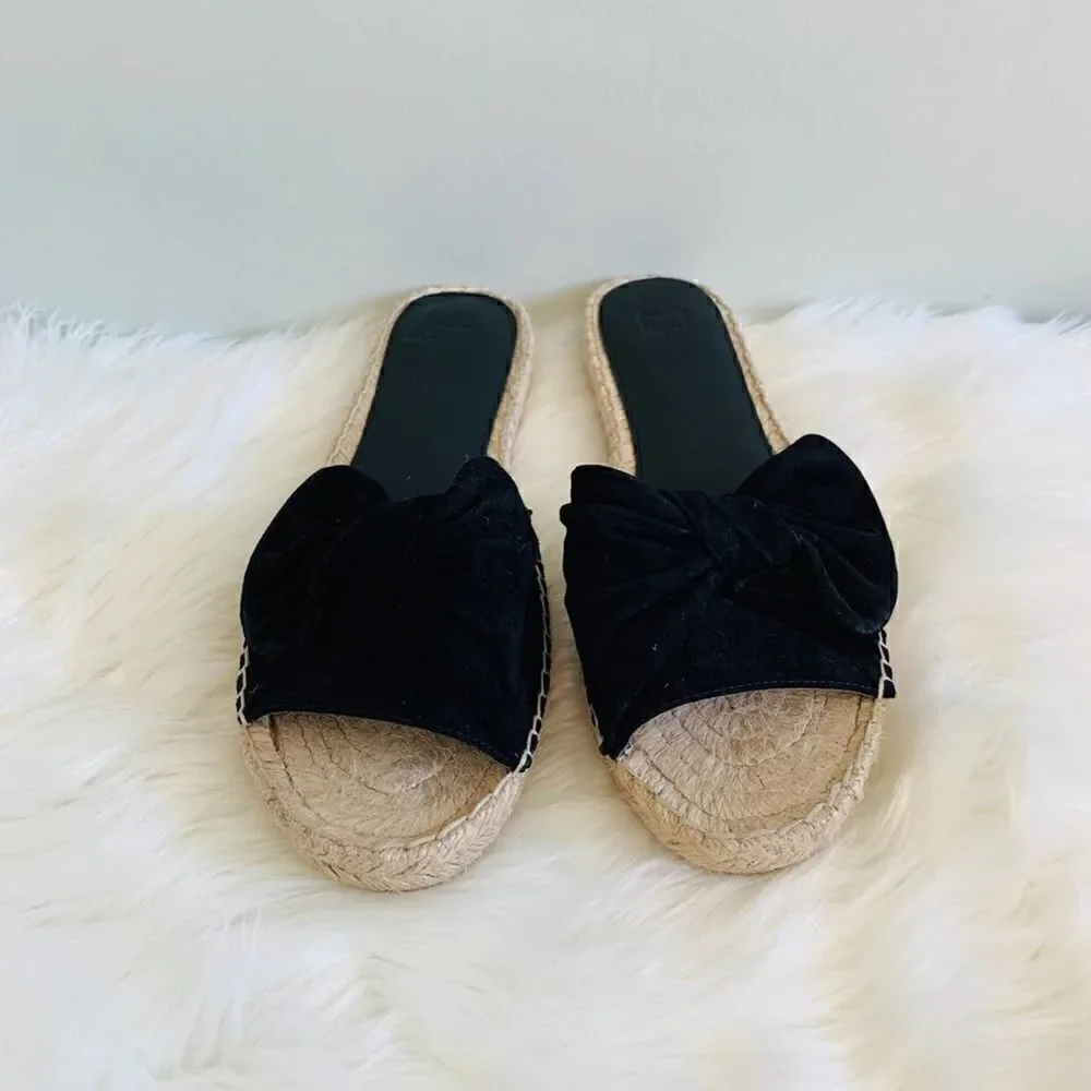 Marc Fisher LTD Valey Black Bow Suede Sandal! ❤️